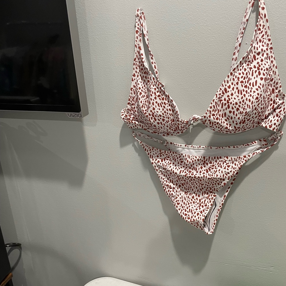 I’m a small business owner and I’m trying to sell my products on poshmark